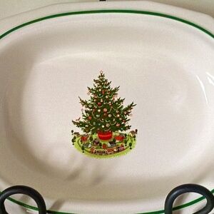 Pfaltzgraff Christmas Heritage Oval Vegetable Bowl plus BONUS